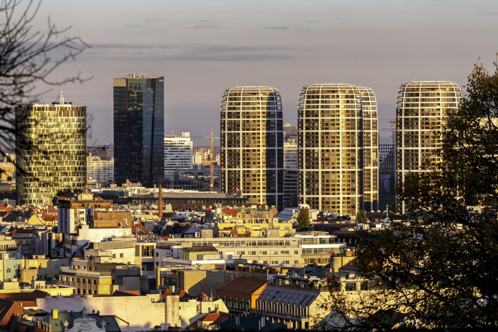 Ekonomická nálada na Slovensku sa v auguste 2025 druhý mesiac po sebe medzimesačne zlepšila. Spotrebitelia sú však pesimistickí. FOTO: TASR/Dano Veselský