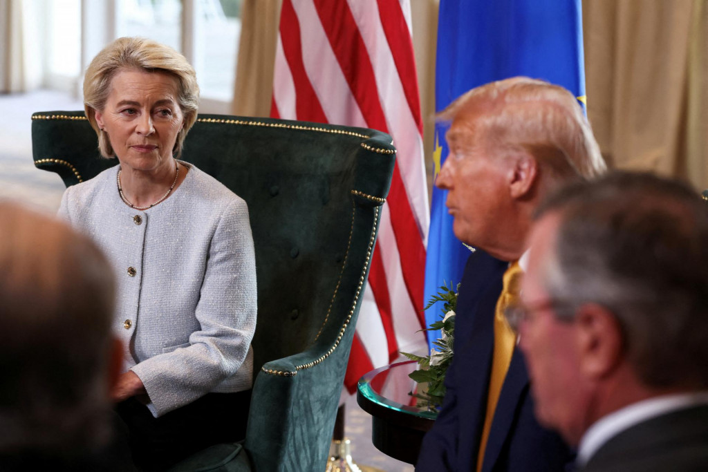 Na snímke predsedníčka Európskej komisie Ursula von der Leyenová a americký prezident Donald Trump. FOTO: REUTERS