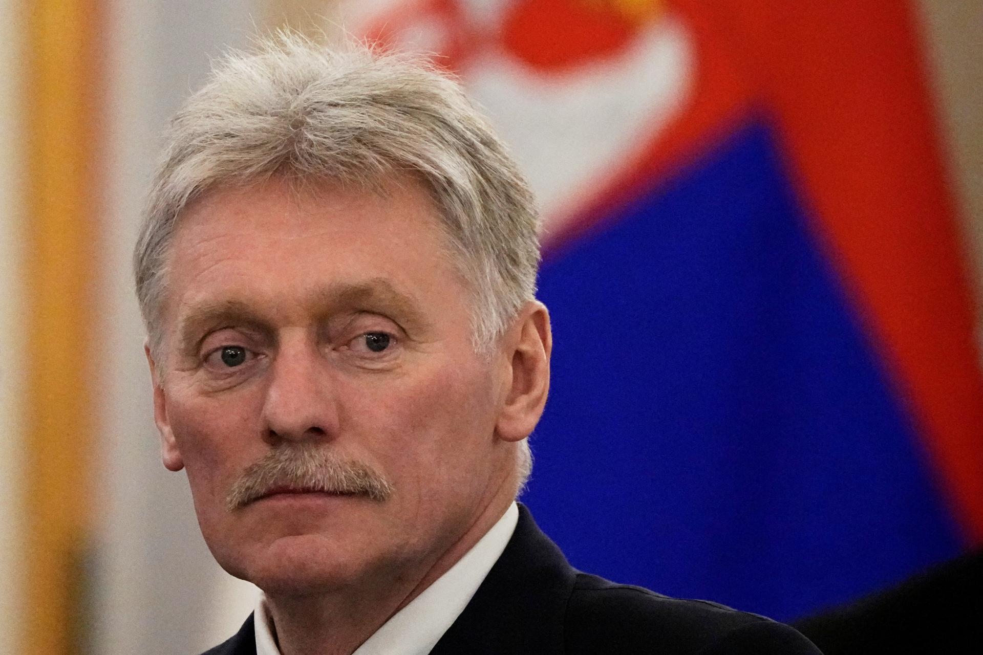 Rusko má záujem o diplomaciu, ale bude pokračovať v útokoch na Ukrajinu, povedal Putinov hovorca