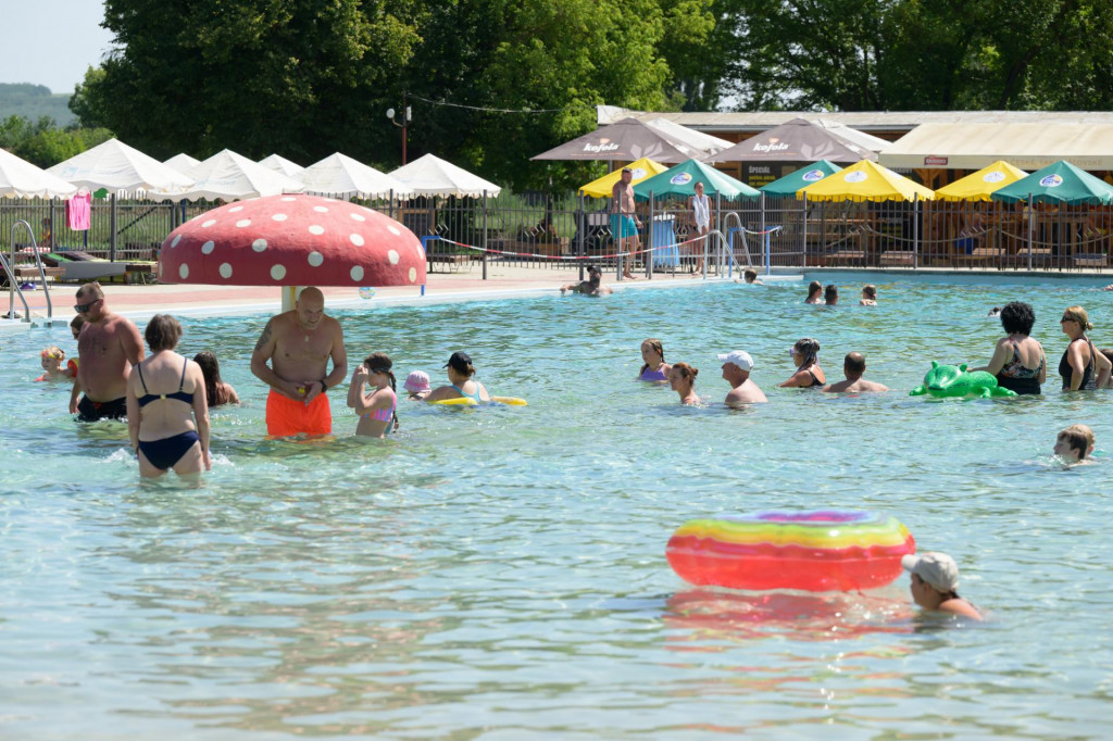 Výstrahy predbežne platia od 14.00 do 18.00 h. FOTO: TASR/Henrich Mišovič