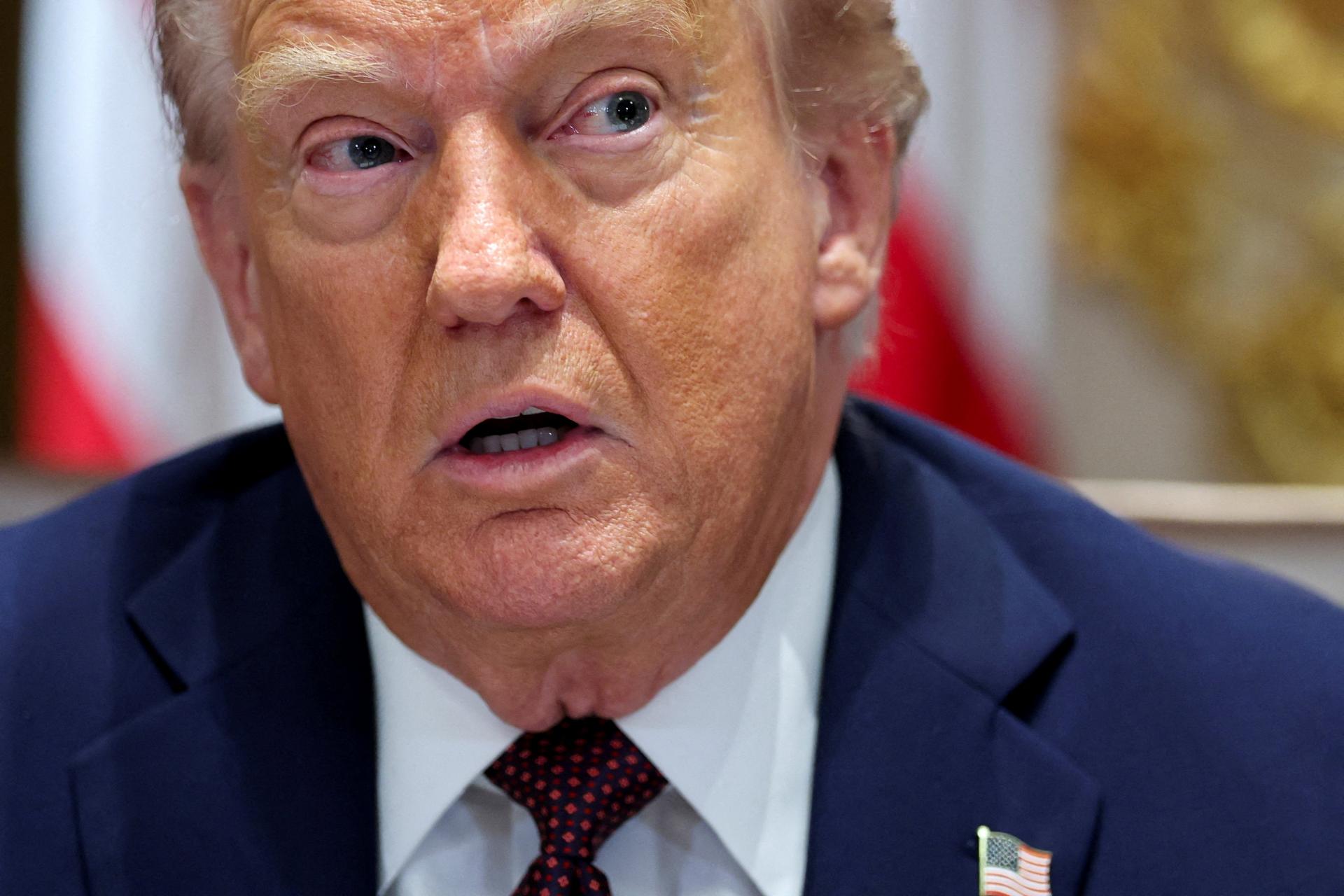 Clá sú nezákonné, rozhodol americký odvolávací súd. Trump hovorí o zaujatosti