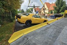 Polícia v Nitre dokumentovala dopravnú nehodu v Nitre na Dobšinského ulici, kde došlo k zrážke dvoch osobných motorových vozidiel. FOTO: Polícia SR - Nitriansky kraj/TV JOJ