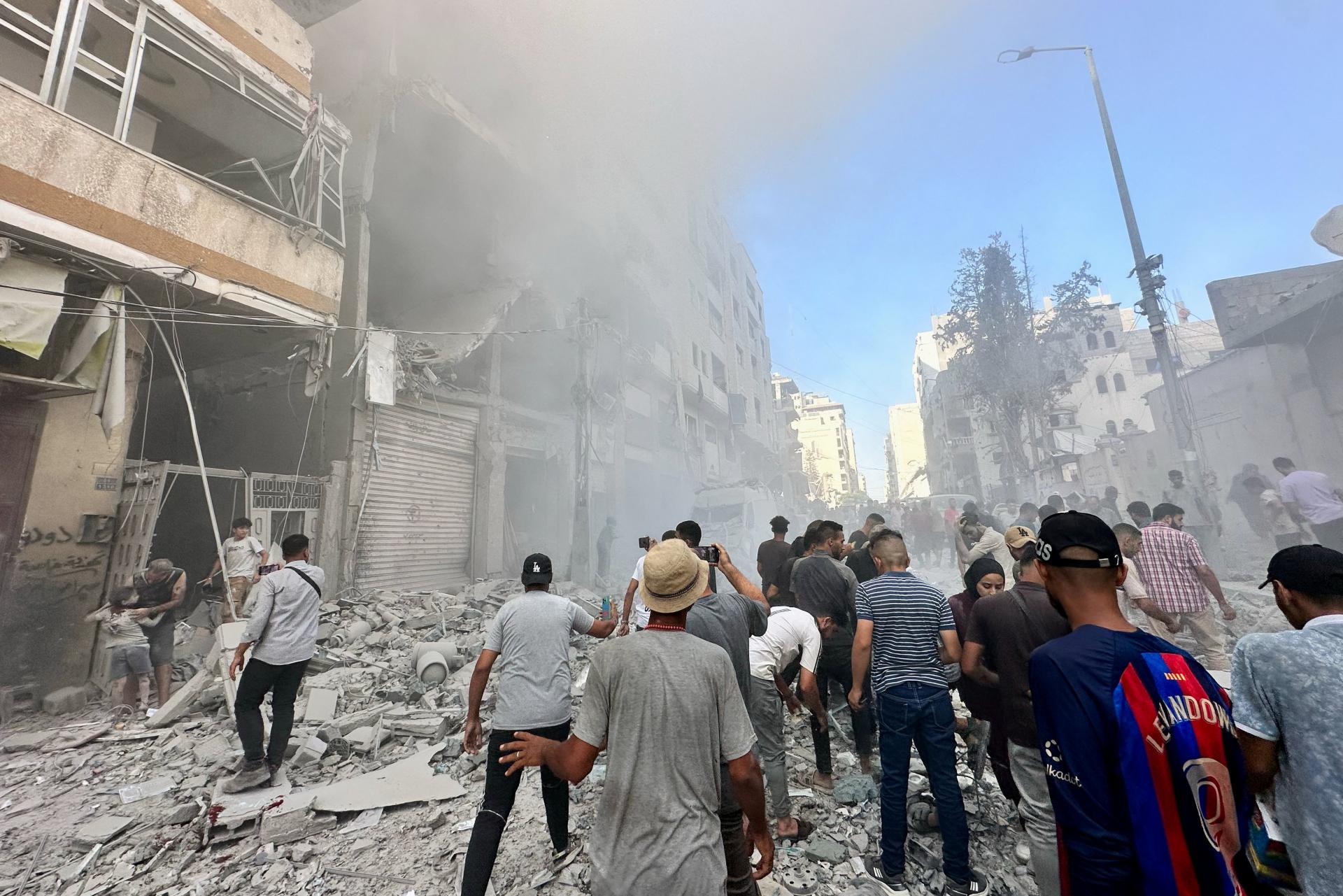 Izrael bombardoval predmestie mesta Gaza, v celom pásme zomrelo najmenej 18 ľudí