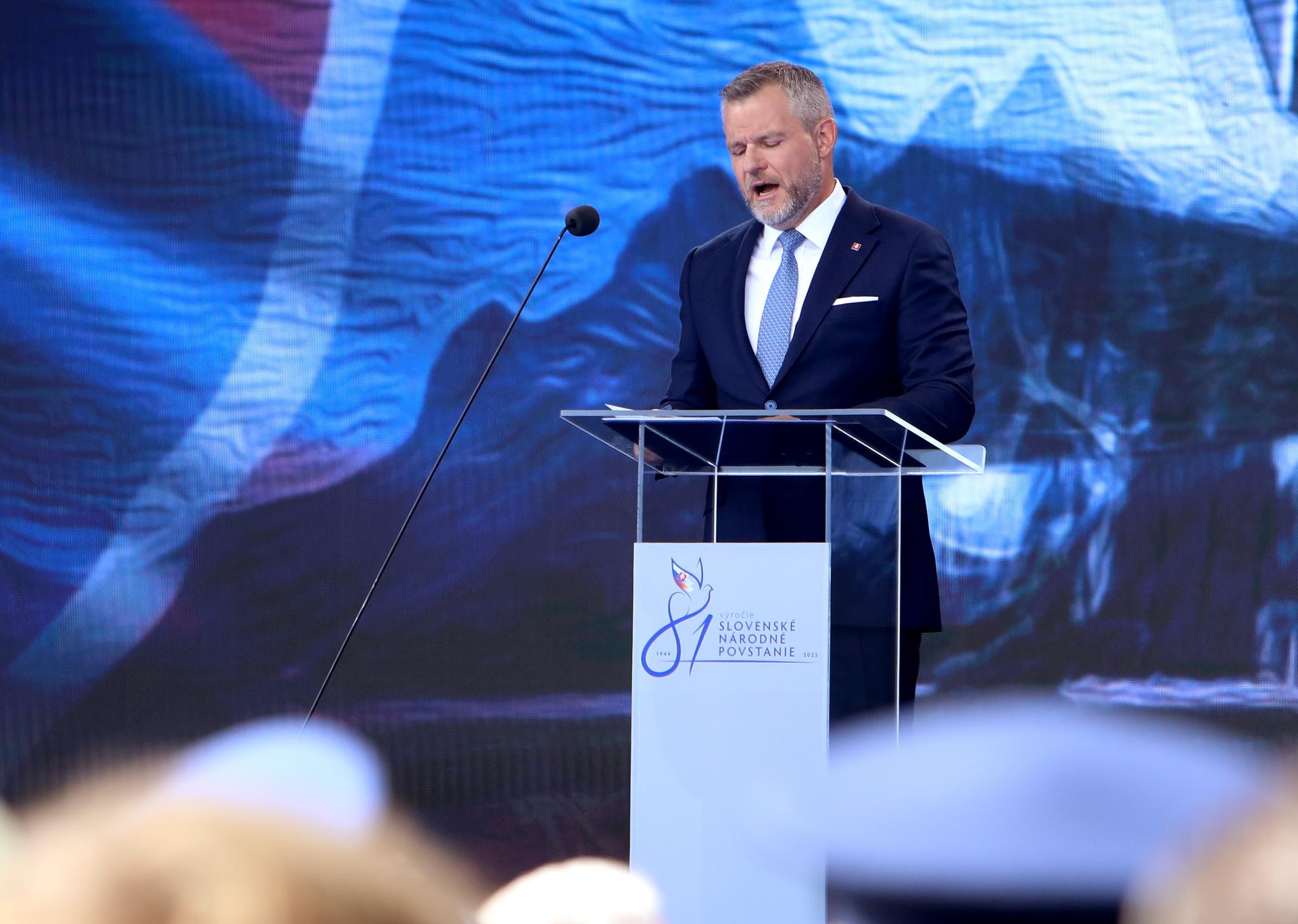 Politici reagujú na Deň Ústavy: Vážme si ju, nemôže byť len textom na papieri, vraví Pellegrini