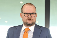 Na snímke právny zástupca policajta Mateja Vargu Peter Kubina. FOTO: TASR/Pavel Neubauer