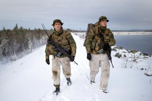 Nóri majú takmer 200 kilometrov dlhú hranicu s Ruskom. Tú nórski vojaci prísne strážia už od čias studenej vojny, kedy bola jedinou hranicou NATO so Sovietskym zväzom. FOTO: Reuters