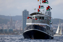 Medzi aktivistami z desiatok krajín sú Thunbergová, herci Liam Cunningham z Írska a Eduard Fernandez zo Španielska, či európski poslanci a ďalšie osobnosti. FOTO: REUTERS