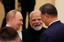 Indický premiér Narendra Modi rokoval s ruským prezidentom Vladimirom Putinom a čínskym prezidentom Si Ťin-pchingom. FOTO: Reuters