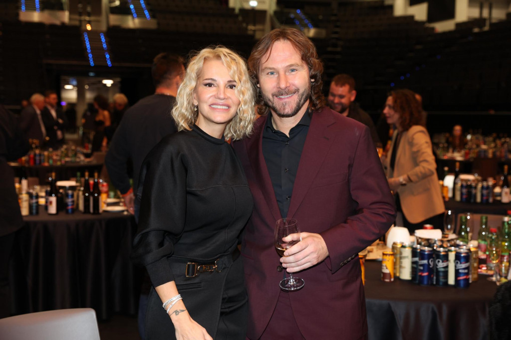 Dara Rolins a Pavel Nedvěd v spoločnosti.