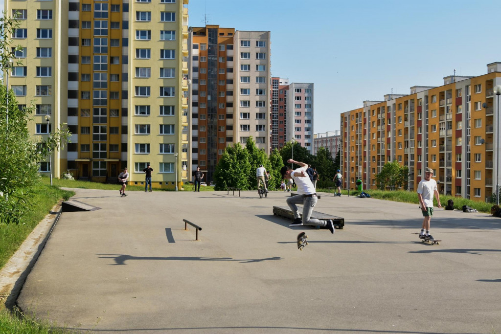 Na snímke je sídlisko Sásová v Banskej Bystrici.

FOTO: TASR/ L. Mužla