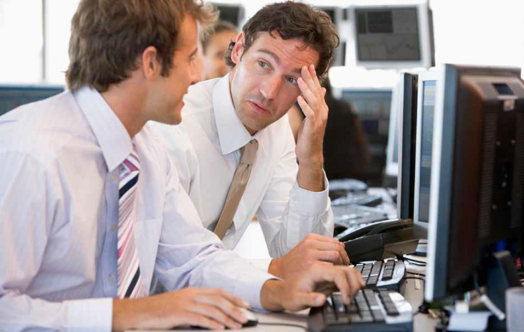 Pokiaľ za obrazovkami sedia ľudia, budú stále súčasťou problému, takže musia byť aj súčasťou riešenia.