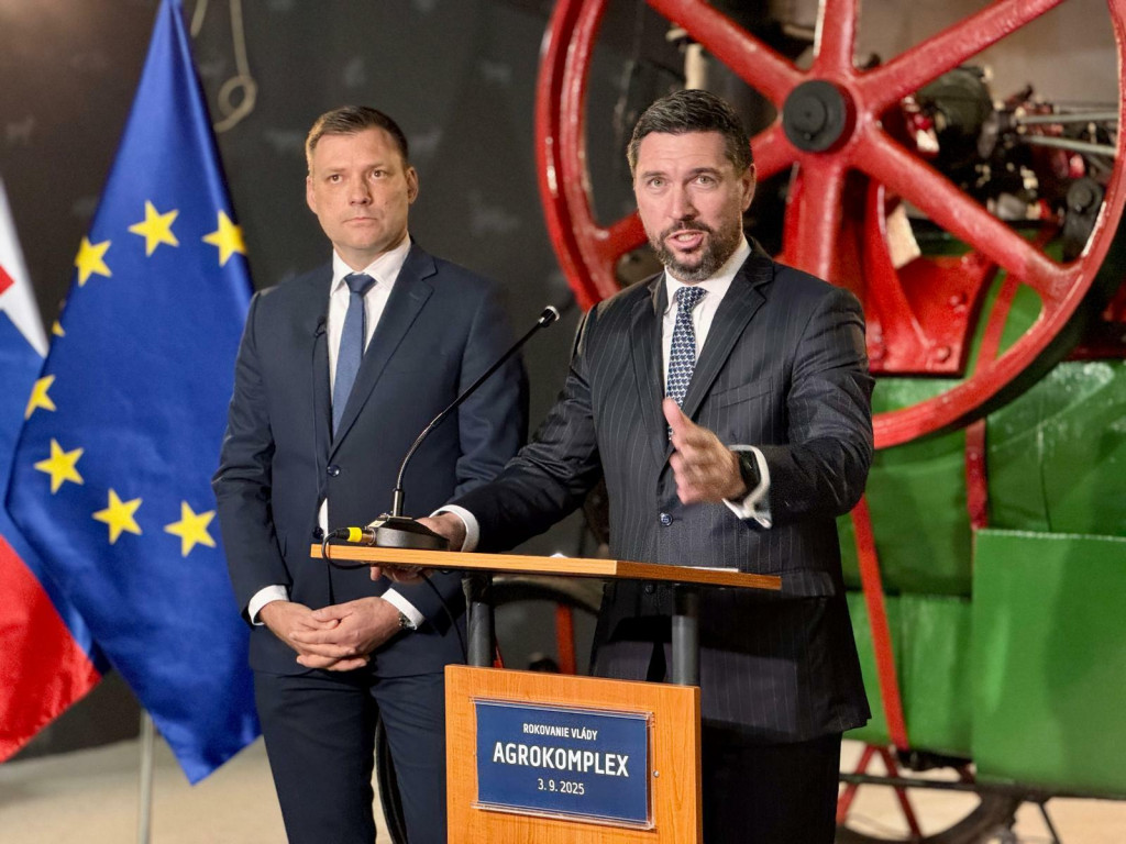 Minister pôdohospodárstva a rozvoja vidieka Richard Takáč a šéf envirorezortu Tomáš Taraba. FOTO: HN/Akos Cséplö