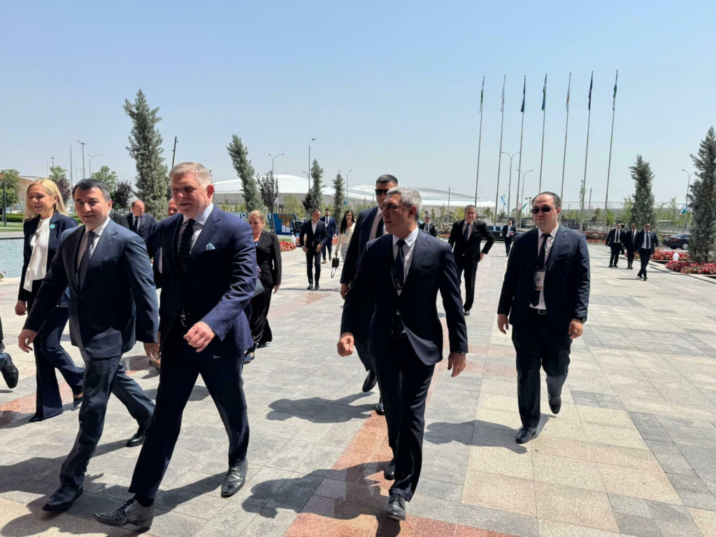 Premiér Robert Fico v Uzbekistane.

FOTO: HN