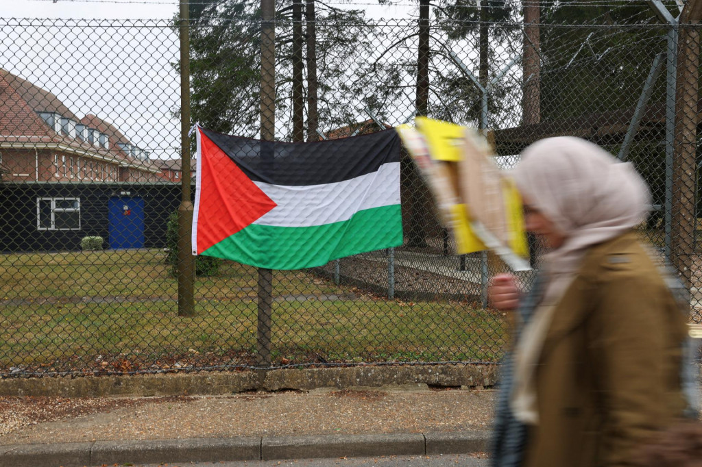 Proti zákazu skupiny sa konalo niekoľko demonštrácií, počas ktorých polícia zadržala stovky ľudí. FOTO: REUTERS