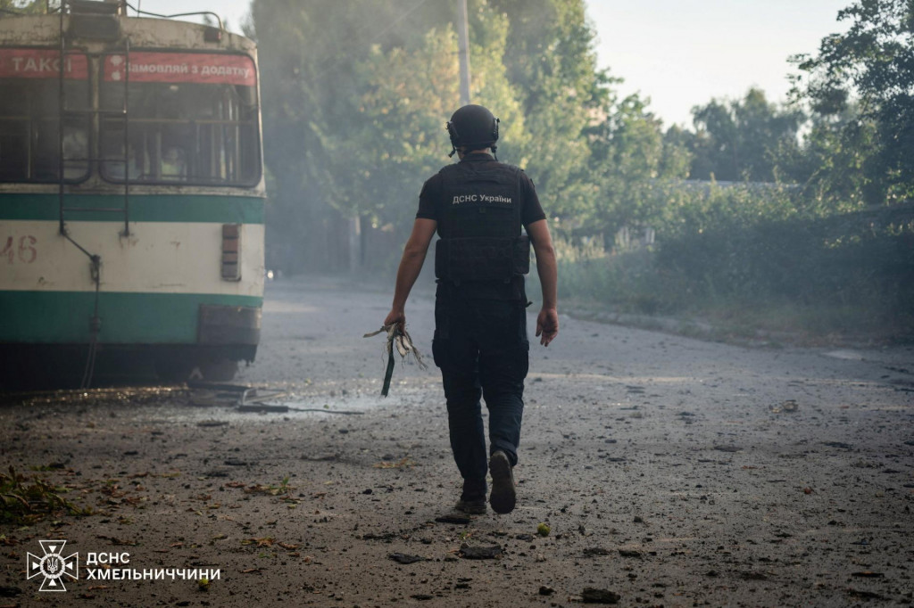 Ilustračná snímka po ruskom raketovom útoku na území Ukrajiny. FOTO: REUTERS/Press service of the State Emergency Service of Ukraine