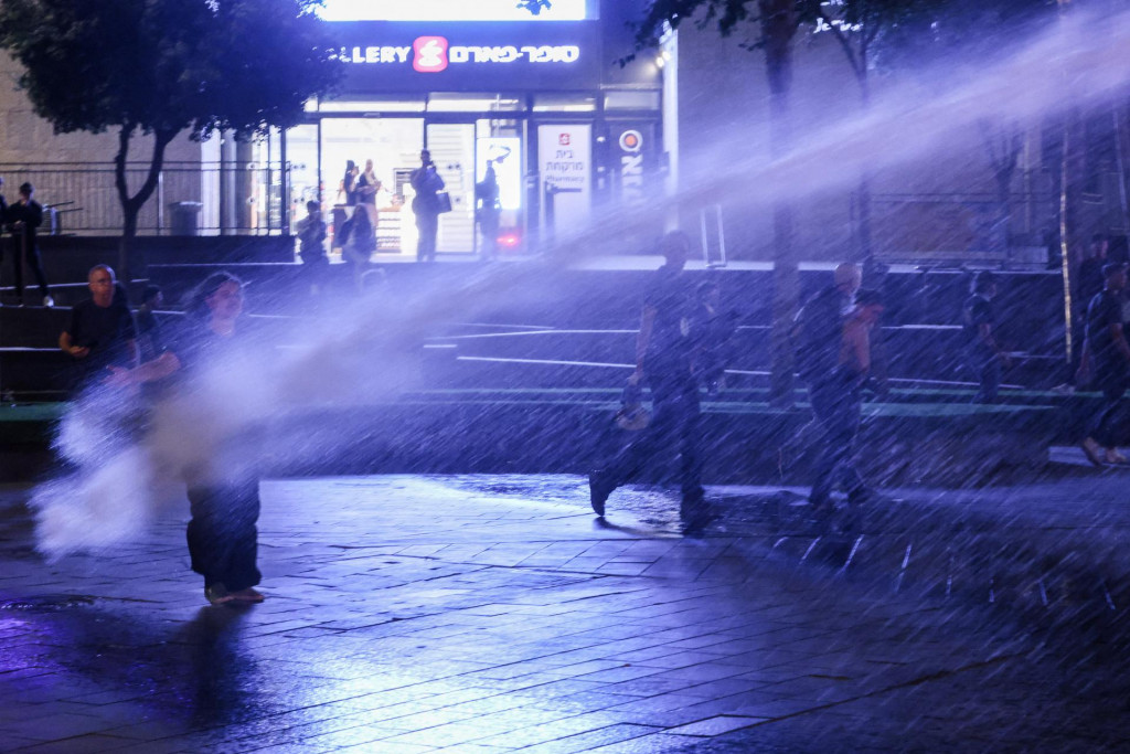 Polícia vo svojom vyhlásení označila demonštráciu za „násilné nepokoje“ a dodala, že policajti použili silu na rozohnanie demonštrantov. FOTO: REUTERS