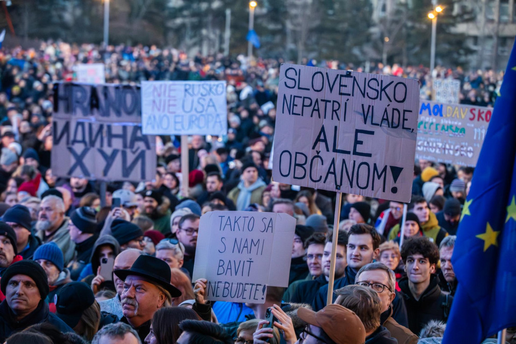 Zhromaždenie na bratislavskom námestí „Slovensko je Európa”. FOTO: Spodniaková Miroslava/MAFRA