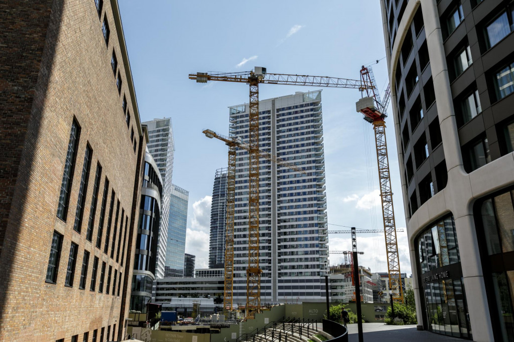 Záujem o bývanie v Bratislave a vo väčších mestách je dlhodobo silný.