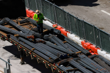 Aj revidovaný výsledok v oblasti nákladov, podobne ako produktivita práce, sa od očakávaní analytikov líšil. FOTO: REUTERS