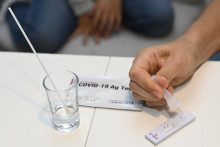 Záujem verejnosti o prevenciu proti koronavírusu opäť rastie.