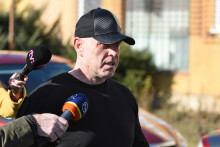 Na snímke prepustený František Borbély pred Ústavom na výkon trestu odňatia slobody v Hrnčiarovciach nad Parnou vo februári 2020. Práve s ním bola v minulosti SPB Security spájaná.

FOTO: TASR/L. Grinaj