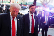 Americký prezident Donald Trump a viceprezident JD Vance. FOTO: REUTERS