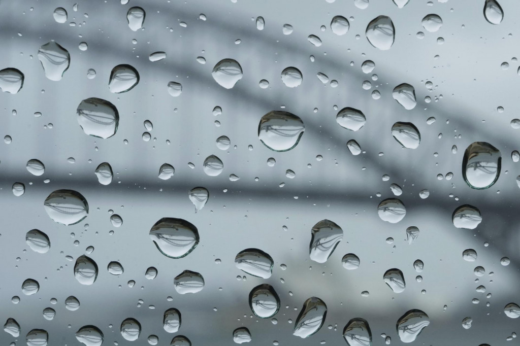 Kyselina trifluóroctová je prítomná v každej dažďovej prehánke a snehovej zrážke na planéte.