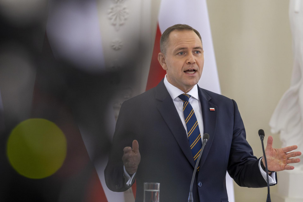 Prezident Karol Nawrocki vyhlásil, že Poľsko je cieľom ruskej hybridnej vojny vo všetkých oblastiach – od fyzických útokov až po dezinformácie. FOTO: TASR/AP