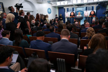 O pobodaní Iryny Zaruckej informovala aj hovorkyňa Bieleho domu Karoline Leavittová. FOTO: Reuters