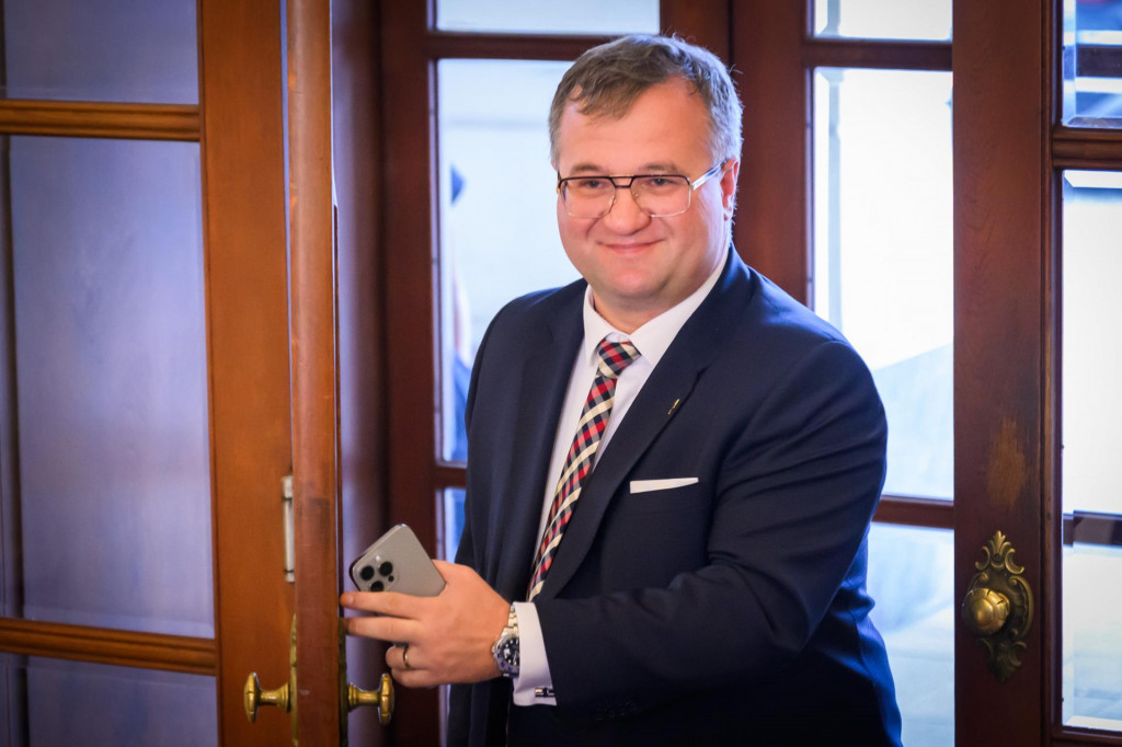Na snímke štátny tajomník Ministerstva investícií, regionálneho rozvoja a informatizácie SR Radomír Šalitroš prichádza na 102. schôdzu vlády SR v Bratislave 10. septembra 2025. FOTO TASR - Jaroslav Novák FOTO: Jaroslav Novák