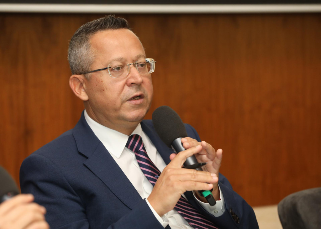 Minister financií Ladislav Kamenický počas HN Clubu ku konsolidácii na rok 2026. FOTO: HN/Peter Mayer