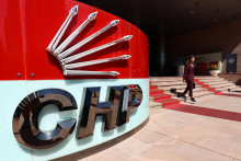 Ankarská prokuratúra začala vyšetrovať obvinenia z údajného podvodu vo februári tohto roka. CHP obvinenia popiera a tvrdí, že o platnosti hlasovania v rámci strany by mala rozhodovať volebná komisia, a nie súd. FOTO: REUTERS