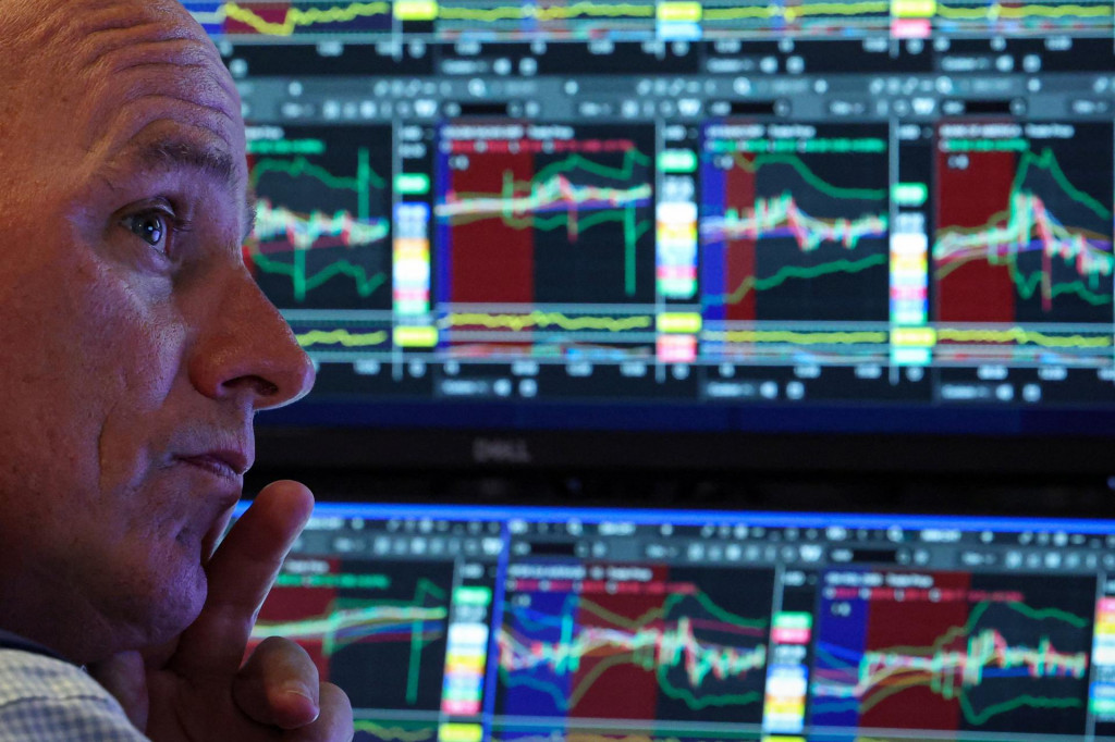 A specialist trader works on the floor at the New York Stock Exchange (NYSE) in New York City, U.S., September 15, 2025. REUTERS/Brendan McDermid FOTO: Brendan McDermid