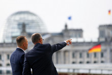 Nemecký kancelár Friedrich Merz sa stretol s poľským prezidentom Karolom Nawrockým. FOTO: Reuters