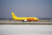 Nákladné lietadlo spoločnosti DHL. FOTO: Reuters