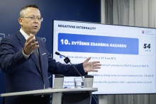 Na snímke minister financií Ladislav Kamenický počas predstavovania konsolidačných opatrení na rok 2026. FOTO: TASR/M. Baumann