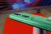 Každého zaujímajú top modely, ale takto vyzerajú tie úplne najzákladnejšie smartfóny za najnižšie ceny. Dve novinky Motoroly majú podobné označenie, vyzerajú rovnako a líšia sa len v detailoch. Jeden je však pre prípadných záujemcov dosť lákavý a my chceme vedieť, na koľko si túto vlastnosť Motorola cení.