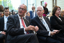 Nemecký kancelár Friedrich Merz a Josef Schuster, predseda Ústrednej rady Židov v Nemecku. FOTO: Reuters