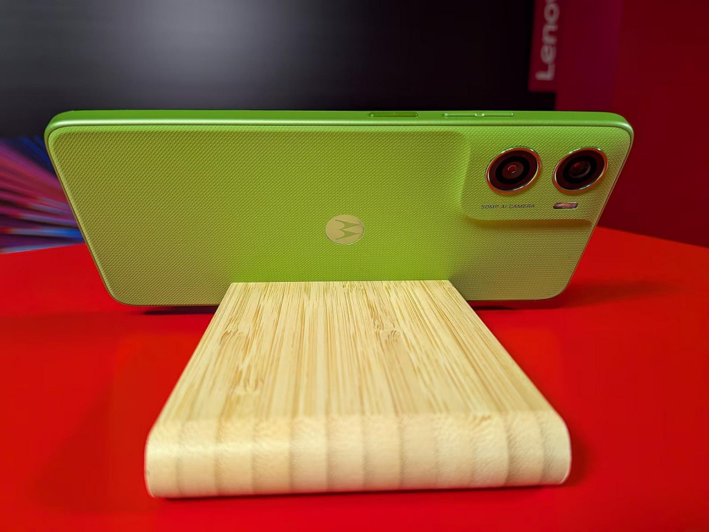 Motorola Moto G06 a Moto G06 Power zdieľajú prakticky totožný dizajn a veľkú časť výbavy.