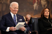Americký exprezident Joe Biden a bývalá viceprezidentka Kamala Harrisová. FOTO: REUTERS