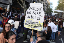 Univerzita v Buenos Aires však tvrdí, že navrhovaný rozpočet „len prehlbuje bezprecedentnú krízu“, v ktorej sa nachádza systém štátnych univerzít. FOTO: REUTERS