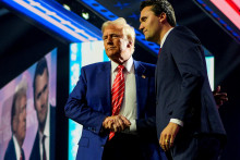 Zavraždený Charlie Kirk s americkým prezidentom Donaldom Trumpom. FOTO: Reuters