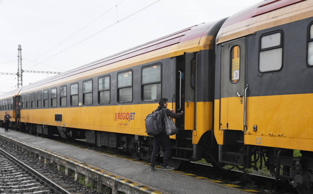 V grafikone na obdobie 2025/2026 má spoločnosť pripravených šesť párov vlakov medzi Poznaňou a Varšavou, tri páry spojov medzi Gdyňou a Krakovom cez Varšavu a ďalších šesť párov na linke Varšava - Krakov. FOTO: TASR/František Iván