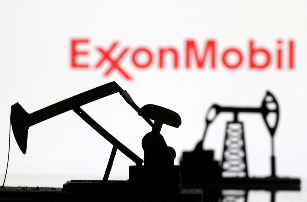 Logo koncernu Exxon. FOTO: Reuters