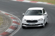 Prototyp priostrenej Škody Fabia na Nürburgringu