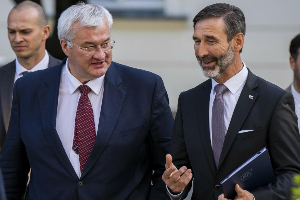 Na snímke zľava ukrajinský minister zahraničných vecí Andrij Sybiha a minister zahraničných vecí a európskych záležitostí Juraj Blanár. FOTO: TASR/Jakub Kotian