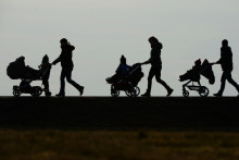 Plodnosť markantne klesá aj v krajinách, ktoré ešte nedávno zápasili s populačnou explóziou. FOTO: TASR/DPA
