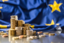 Euro voči doláru dnes dosahuje najvyššiu úroveň za posledné štyri roky.