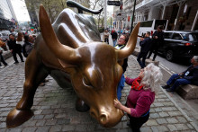 Býk je symbolom prosperity na Wall Street. FOTO: REUTERS