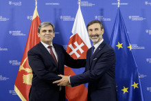 Minister zahraničných vecí a európskych záležitostí Juraj Blanár a minister zahraničných vecí Čiernej Hory Ervin Ibrahimovič. FOTO: TASR